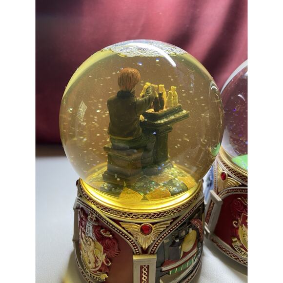 Harry Potter Musical Snow Globe Set Ron Harry Hermione Gryffindor Trio Bradford - Picture 9 of 10